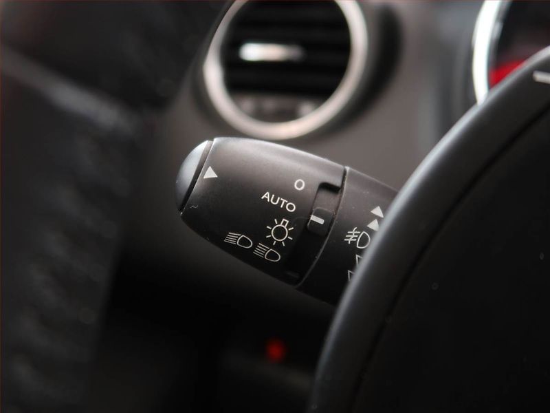 Peugeot 3008 (2014) 1.6 HDi, Automat, Navi - fotka 16 z 24