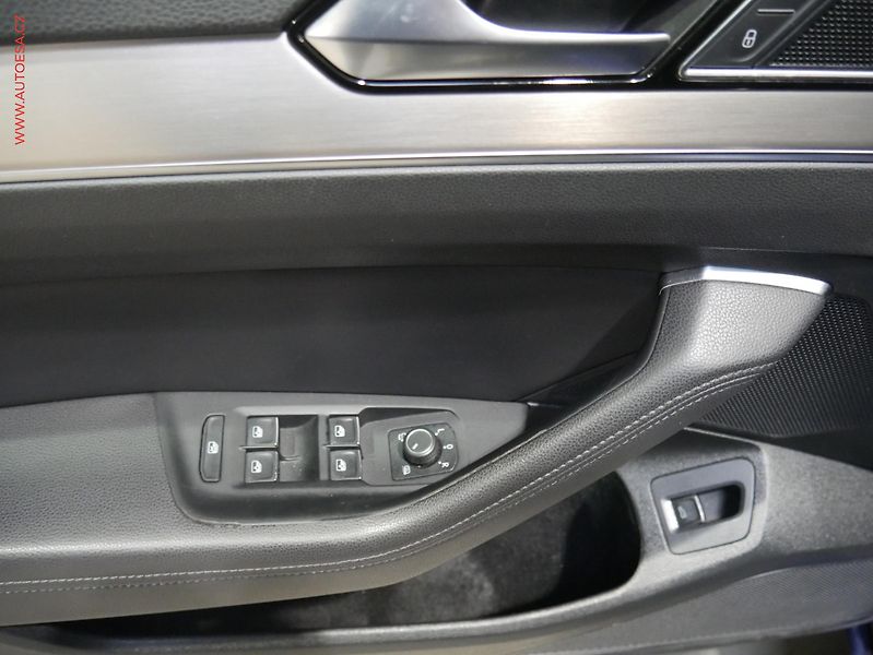 Volkswagen Passat (2019) 2.0TDi, DSG, navi, LED - fotka 11 z 21