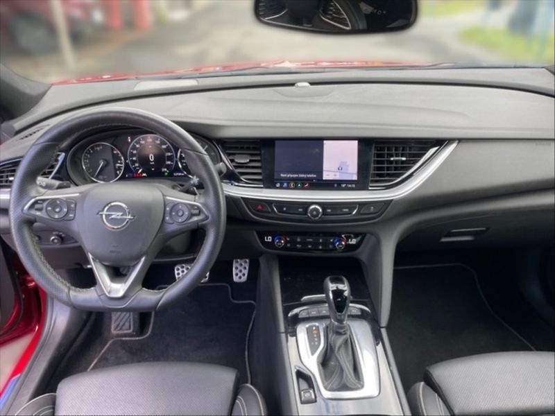 Opel Insignia 2,0 T 169k GSi 4x4 AT - fotka 9 z 11
