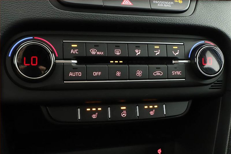 Kia Ceed (2025) 1.5 T-GDI, GT LINE, AUTOMAT - fotka 15 z 20