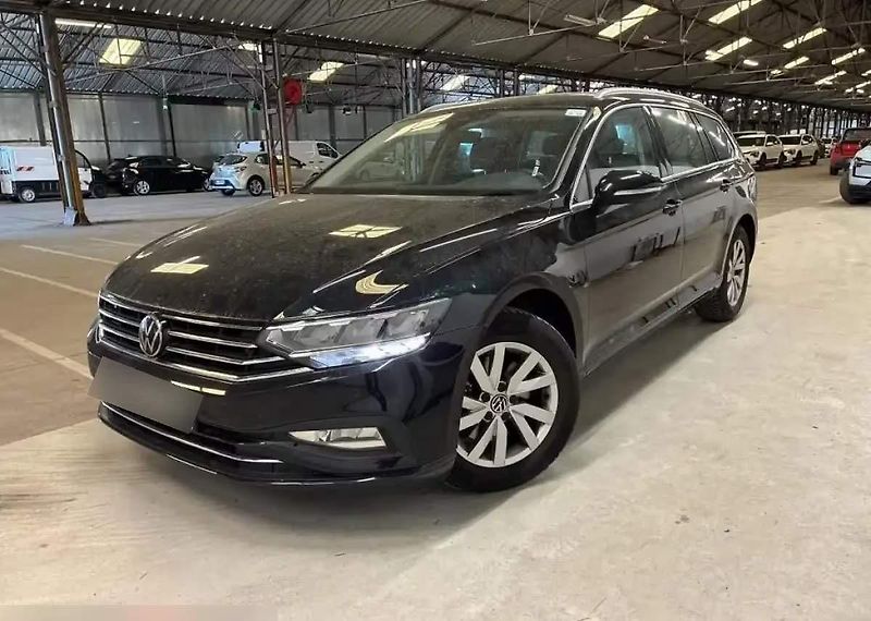 Volkswagen Passat (2023)  Variant Business 2.0 TDi, DSG - fotka 2 z 10