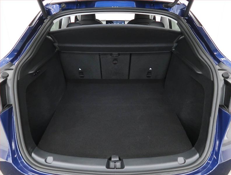 Tesla Model Y (2024) Standard LFP 64kWh, digi klima - fotka 13 z 33