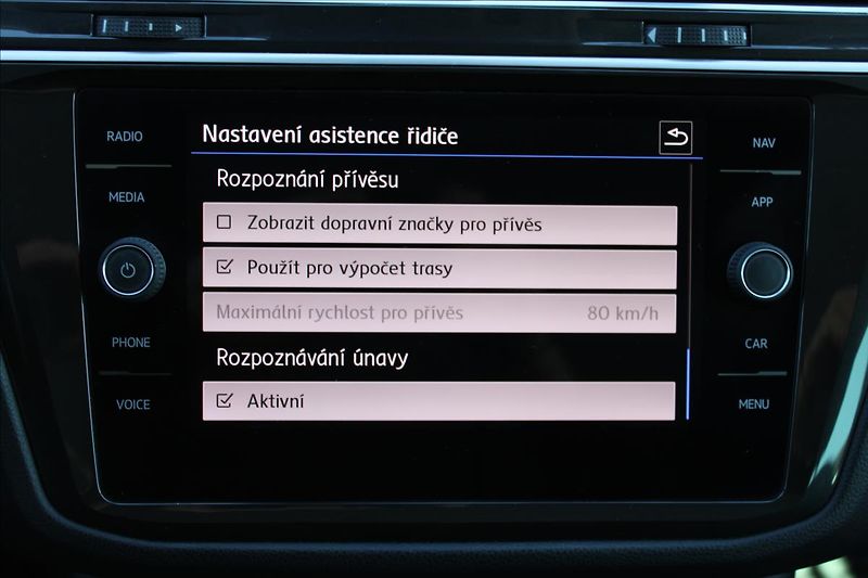 Volkswagen Tiguan 2,0 TDI  1.MAJ,A/T,4x4,R-LINE - fotka 17 z 41
