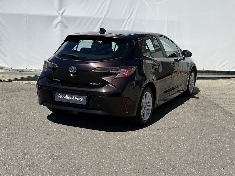 Toyota Corolla 1,8 Comfort Tech - fotka 6 z 19