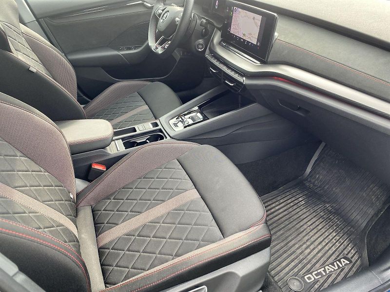 Škoda Octavia (2023) 2.0 TDI 4x4 DSG RS - fotka 8 z 44