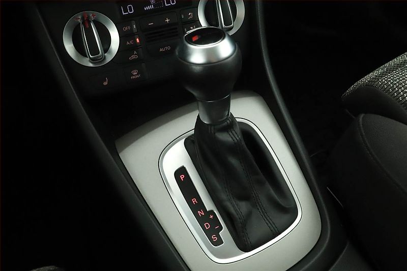 Audi Q3 (2014) Exclusive 2.0 TDI, 4X4 - fotka 11 z 14