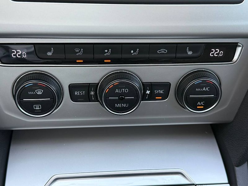 Volkswagen Passat (2015) 2.0 TDI 110 kW Comfortline - fotka 14 z 23