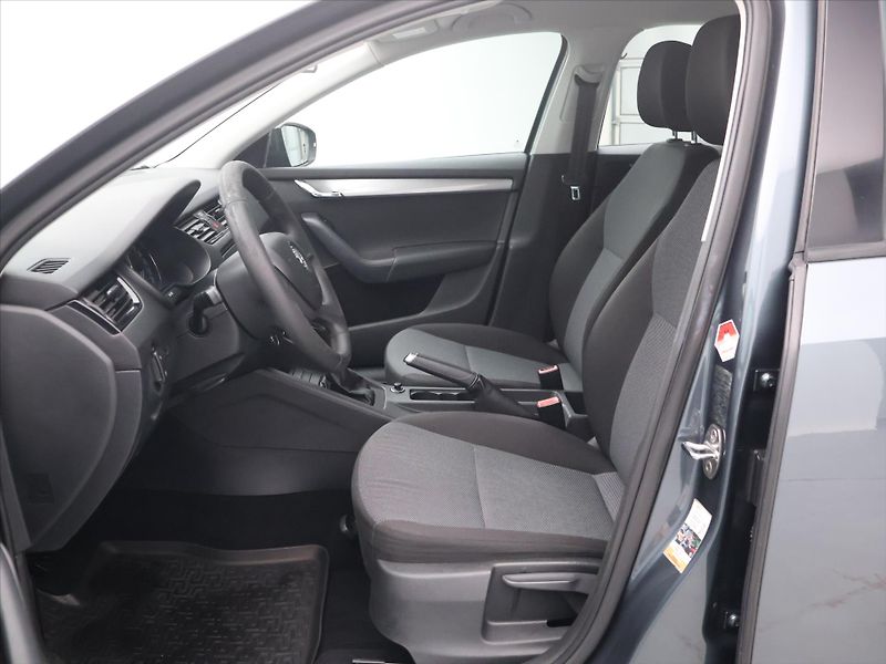 Škoda Octavia 1,6 TDI 77kW CZ Klima 2.Maj - fotka 12 z 30