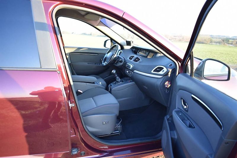 Renault Scénic 1,2 Tce PARIS,NAV,TZ,AKCE! - fotka 13 z 17