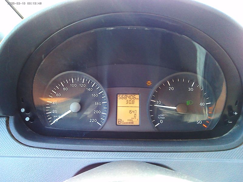 Mercedes-Benz Vito 2.2 CDi, 85 kW, 6 míst, tažné - fotka 14 z 19
