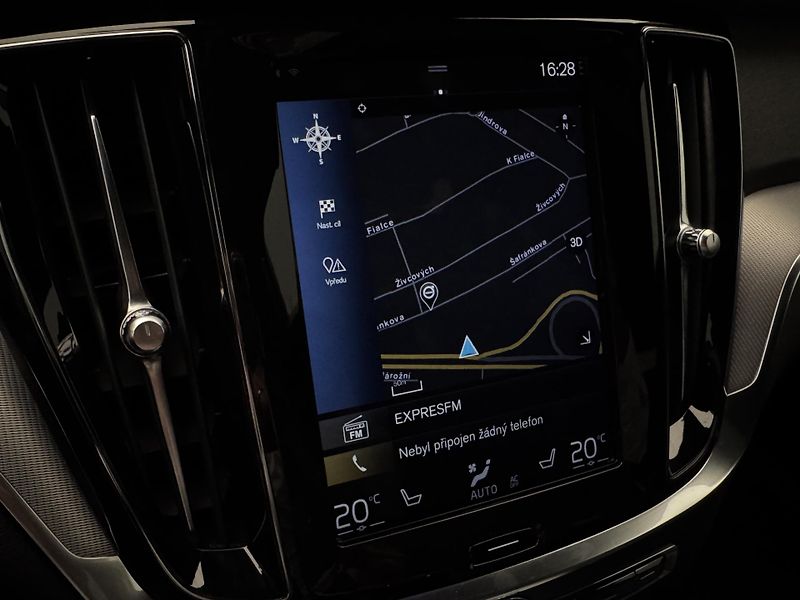 Volvo V60 T4 R-DESIGN AUT - fotka 32 z 47