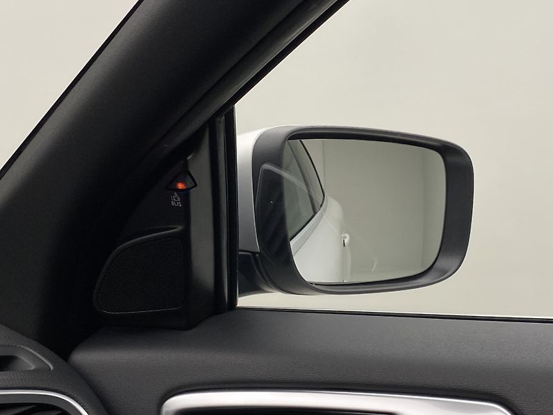 Volvo XC60 D4 AWD MOMENTUM AUT  - fotka 34 z 48