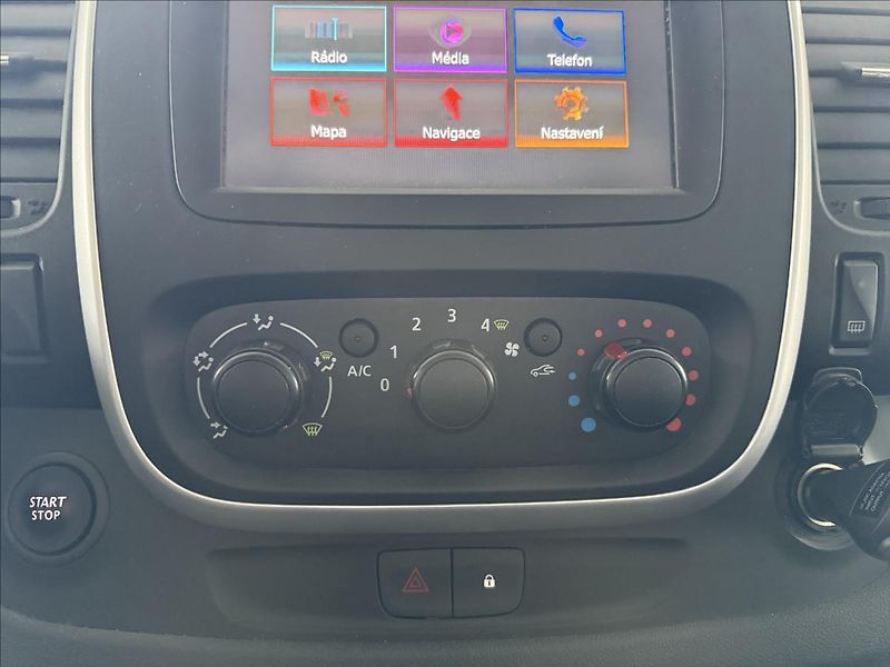 Renault Trafic 1,6   89kW,SERVISKA,2.MAJITEL - fotka 20 z 26