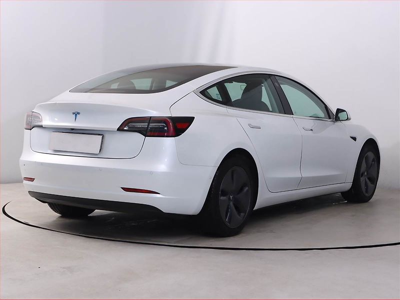 Tesla Model 3 (2020) Std Range Plus 52kWh, SoH 83% - fotka 5 z 24
