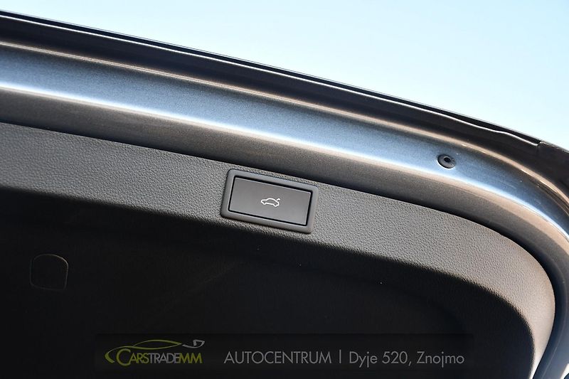 Škoda Octavia 2.0TDi TOP SELECTION DSG ZÁRUK - fotka 50 z 55