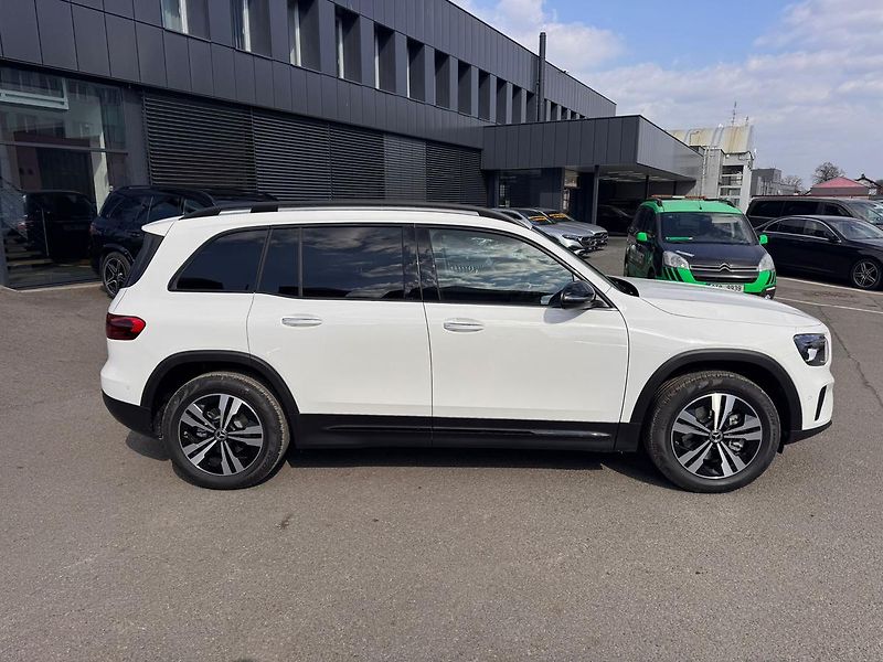 Mercedes-Benz GLB (2026) 200 d 4MATIC - fotka 8 z 22