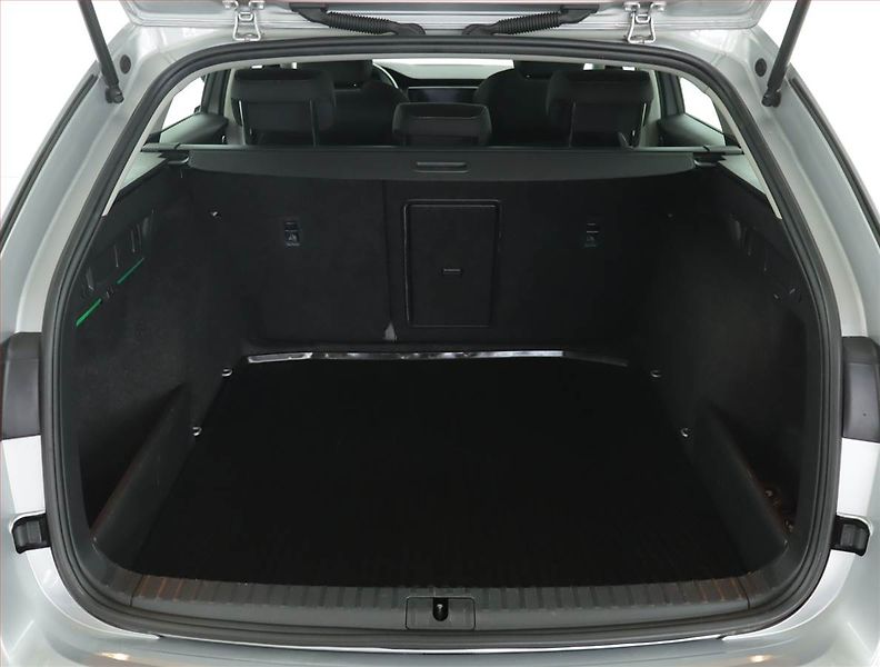 Škoda Octavia (2022) Ambition 2.0 TDI, ČR,1.maj - fotka 13 z 15