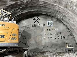 Proražení tunelu Homole na D35.