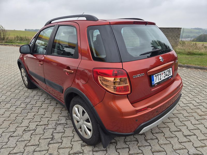 Suzuki SX4 (2010) 1,5 GL/AC,1 maj.ČR - fotka 4 z 11