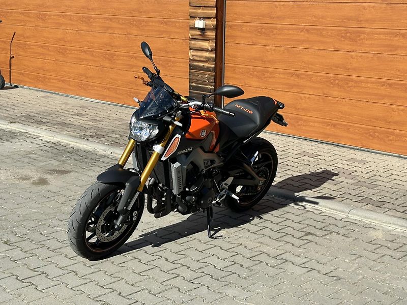 Yamaha MT-09 TOP – 10 920 Km – AKRAPOVIČ - fotka 4 z 11
