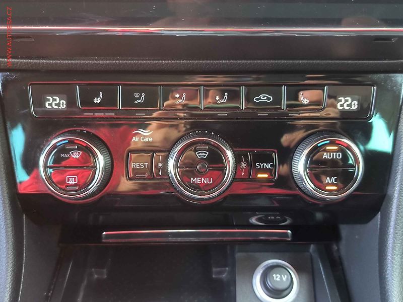 Škoda Superb (2019) 2.0 TDi, navi, bixen - fotka 19 z 27