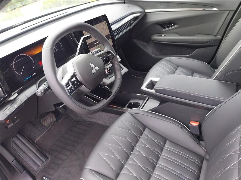 Mitsubishi Eclipse Cross (2026) 0,0 160kW / 87kWh  BEV INSTYLE - fotka 6 z 9