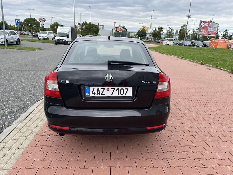 Škoda Octavia 1.6 TDi Elegance - fotka 6 z 28