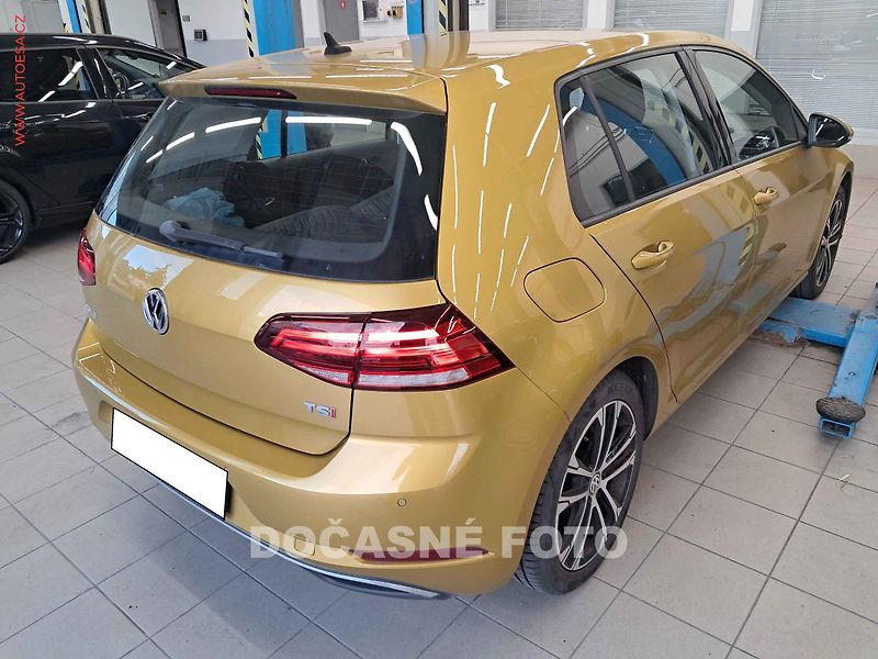Volkswagen Golf (2017) 1.4TSi, ČR, LED, AC, kamera - fotka 2 z 3