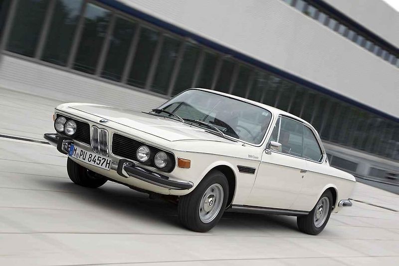 Příklady tvarů ledvinek vozů BMW