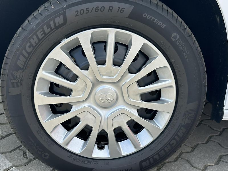 Toyota ProAce City Verso (2026) 1.5D - 6/MT - LONG BUSINESS - fotka 23 z 26