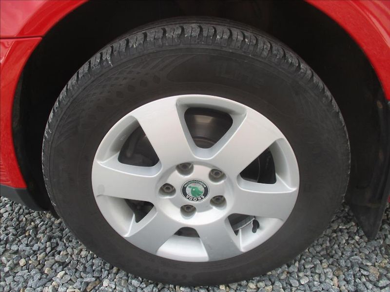 Škoda Octavia 1,6 i, Eleg,aut.klima,s.kn.,CZ - fotka 28 z 39