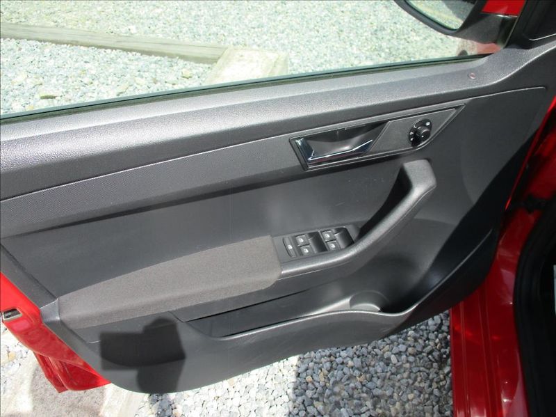 Škoda Fabia 1,0 TSI, serviska,DPH,1.maj,CZ - fotka 18 z 39