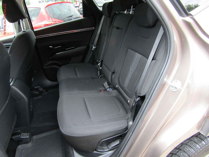Hyundai Tucson (2022) 1.6i, AC, LED, navi - fotka 10 z 19