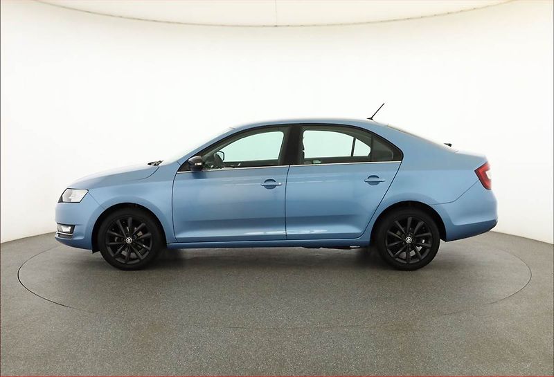 Škoda Rapid (2018) Style 1.0 TSI, Park. senzory - fotka 3 z 16