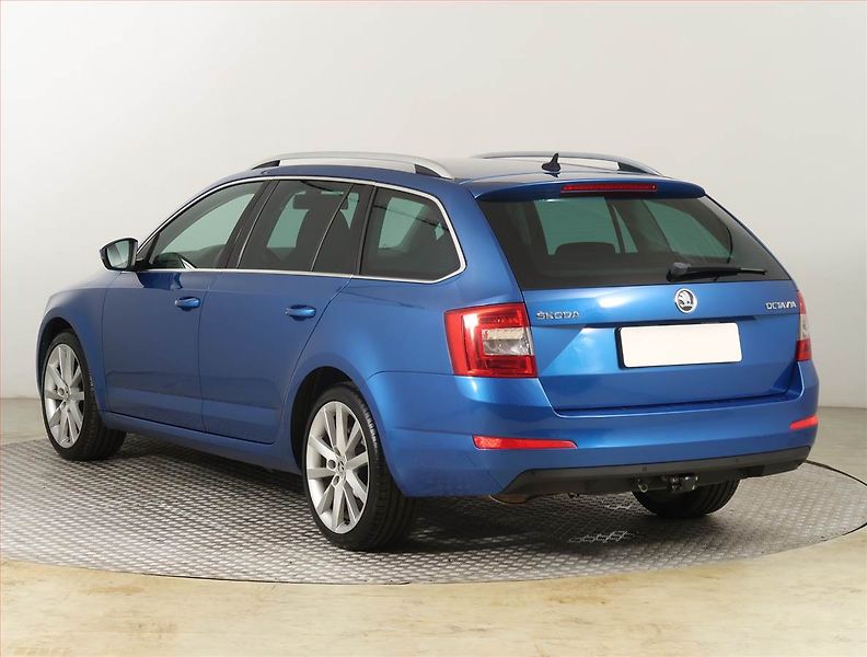Škoda Octavia (2013) Elegance 1.4 TSI, Serv.kniha - fotka 4 z 19