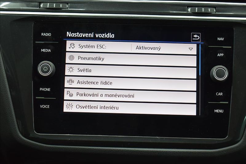 Volkswagen Tiguan 2,0 TDi, virtual,pano,navi, - fotka 25 z 44