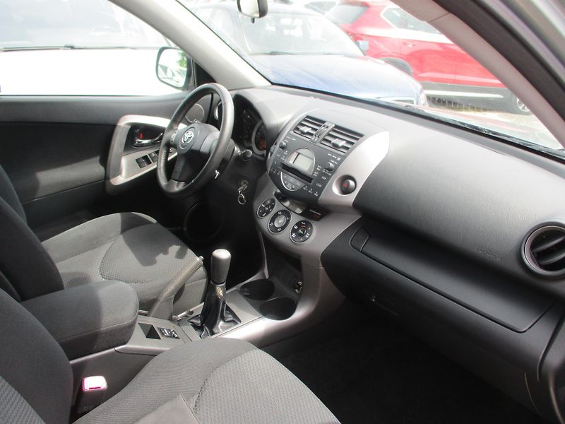 Toyota RAV4 (2006) 2,0 VVTi - fotka 5 z 12
