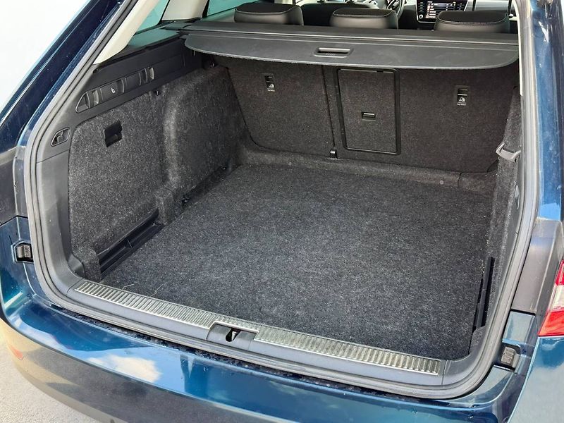 Škoda Superb combi 2,0 TDI 110 kW 7° DSG - fotka 26 z 30
