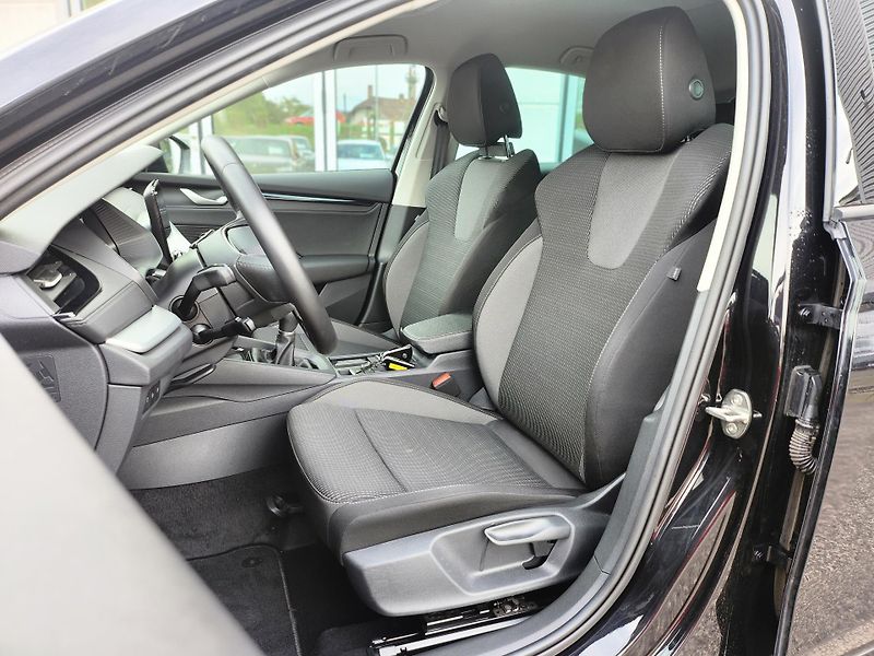Škoda Octavia Selection 1.5 TSI 110kW - fotka 8 z 26
