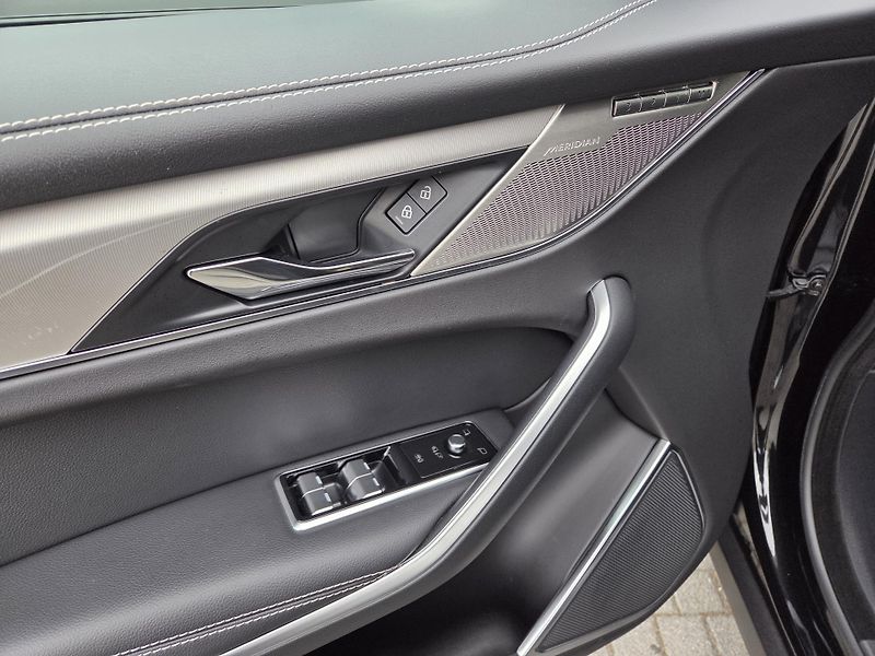 Jaguar F-Pace D300 ED90th HUD PANO ZÁR-2030 - fotka 13 z 48