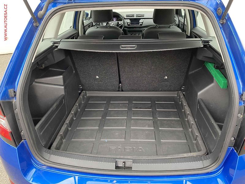 Škoda Fabia (2022) 1.0 TSi, 2.maj,ČR, Ambition - fotka 7 z 17