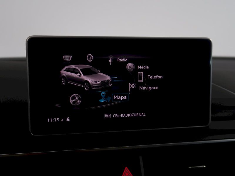 Audi A4 (2019) 40TDI 140KW 4x4 WEBASTO NAVI - fotka 22 z 39