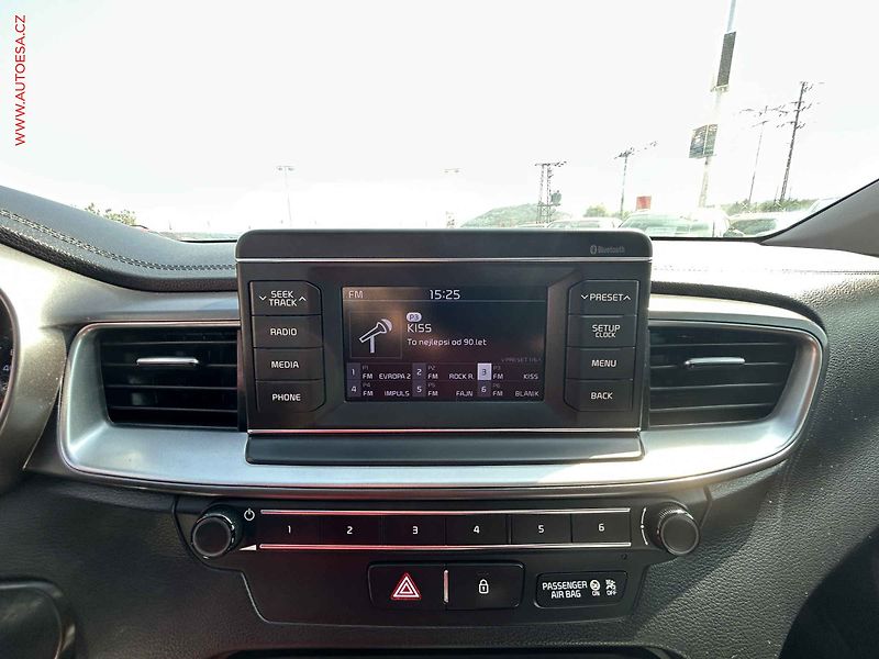 Kia Ceed (2018) 1.4 CVVT, ČR, AC, temp - fotka 15 z 17