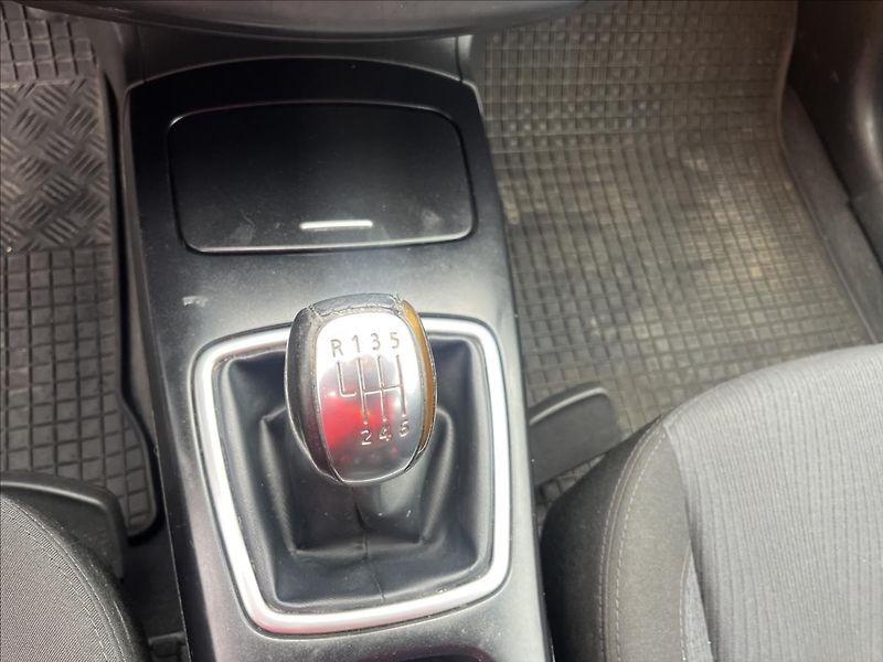 Renault Laguna 1,5 dCi KLIMA ROZVODY 2x KOLA - fotka 18 z 34