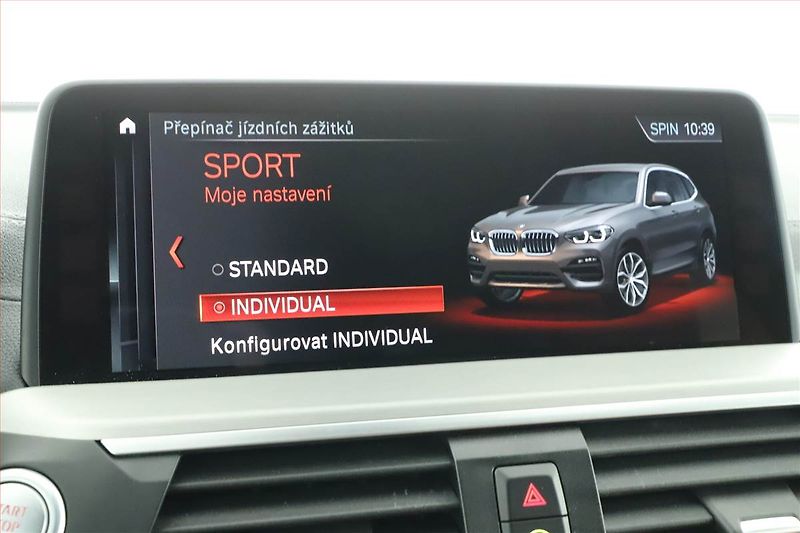 BMW X3 (2018) Luxury line xDrive20d - fotka 16 z 20