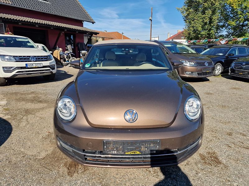 Volkswagen Beetle CABRIO 2,0TDI DESIGN - fotka 2 z 22