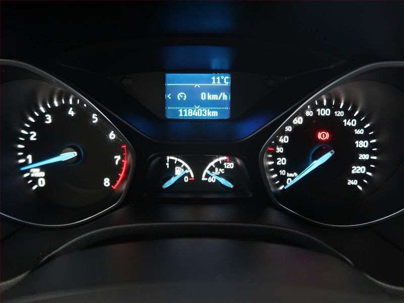 Ford Focus (2018) 1.0 EcoBoost - fotka 11 z 12
