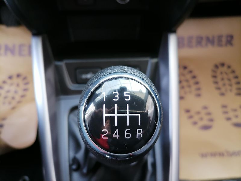 Suzuki Vitara (2018) 1.6 VVt Elegance - fotka 13 z 19