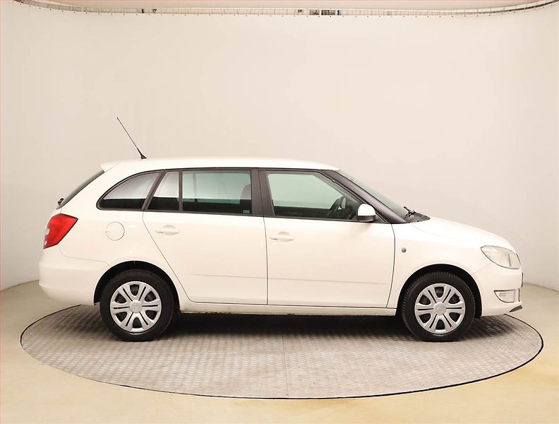 Škoda Fabia (2014) Ambition 1.6 TDI - fotka 6 z 17