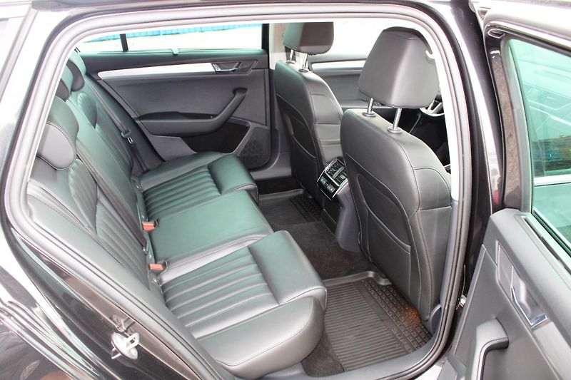 Škoda Superb (2018) 2,0TDI KŮŽE NAVI KLIMA  ALU 19 - fotka 12 z 44